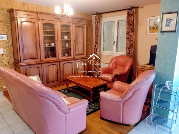 Vue sur le verger, vous avez un ruisseau au bout de la parcelle