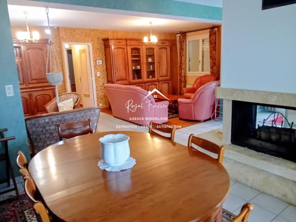 Vue sur le verger, vous avez un ruisseau au bout de la parcelle