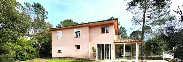 Villa avec piscine à vendre 7 pièces LECCI (20)