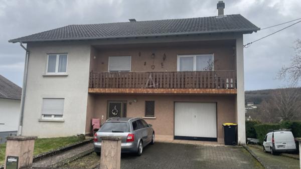 Maison de caractère de 163m² composée de deux appartements loués