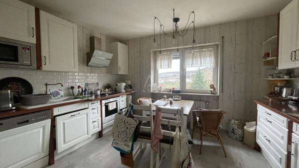 Maison de caractère de 163m² composée de deux appartements loués