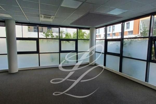 Location - BUREAUX 1451.6 m 2