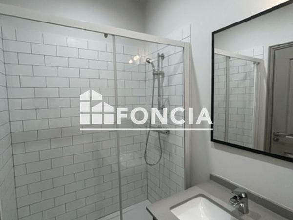 Location Appartement 3 pièces 138 m² - 49 PLACE PHILIPPE DE CABASSOLE - PORTE 3 Cavaillon 84300