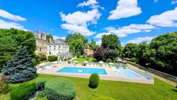 Propriete à vendre 50 pièces proche de TOURS (37)