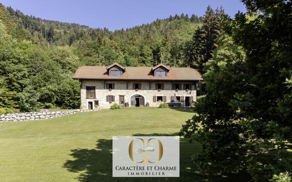 Demeure de caractère de 1864. 600 m2 de potentiel. Vue panoramique.