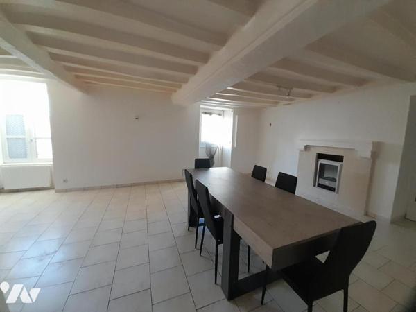 Maison de bourg à GREZ-EN-BOUERE