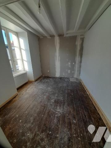 Maison de bourg à GREZ-EN-BOUERE