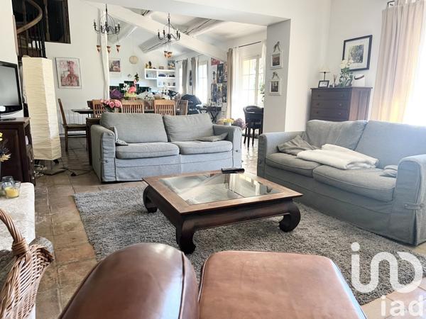 Maison à vendre 6 pièces 227 m² Pélissanne