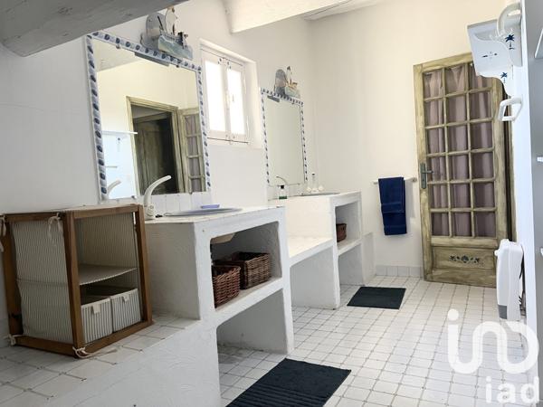 Maison à vendre 6 pièces 227 m² Pélissanne