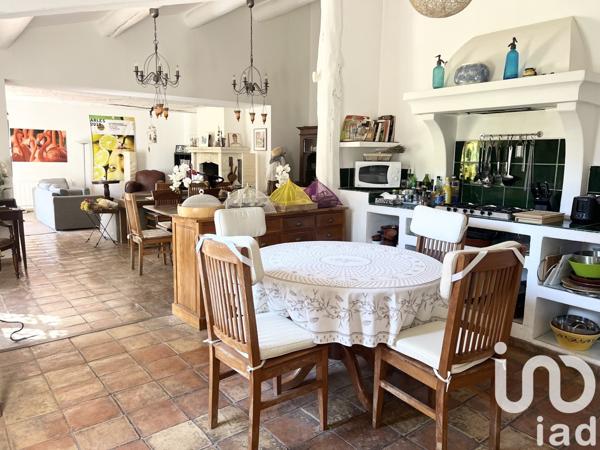 Maison à vendre 6 pièces 227 m² Pélissanne