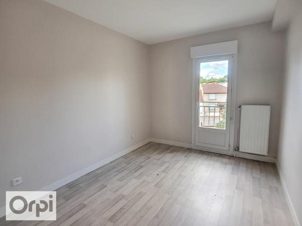 Appartement à louer    2 pièces • 42 m2    Montluçon