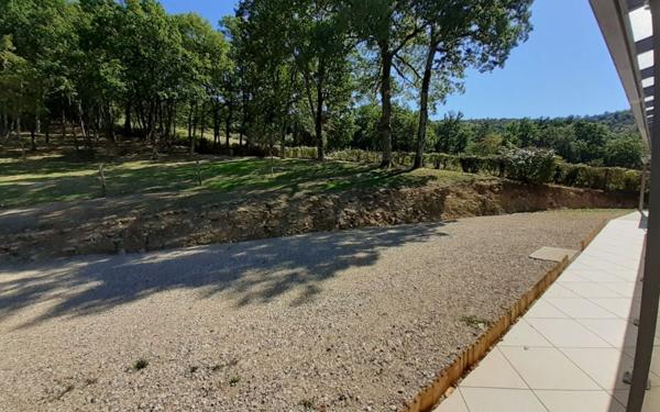 Appartement à louer    4 pièces • 97 m2 Valady