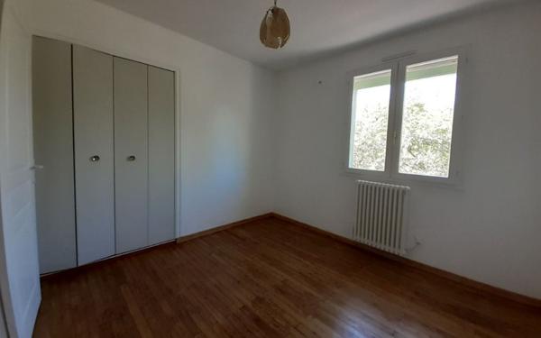 Appartement à louer    4 pièces • 97 m2 Valady