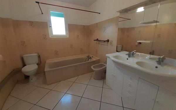 Appartement à louer    4 pièces • 97 m2 Valady