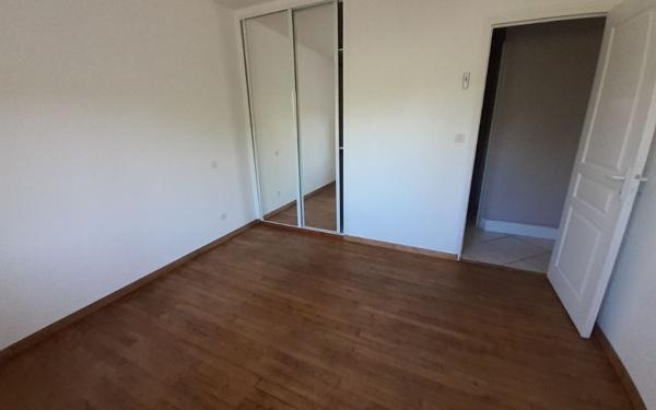 Appartement à louer    4 pièces • 97 m2 Valady