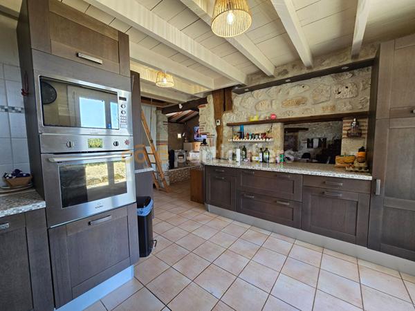 Vente
                Maison156,57 m² - 5 Pièces -
                    AGEN (47000)