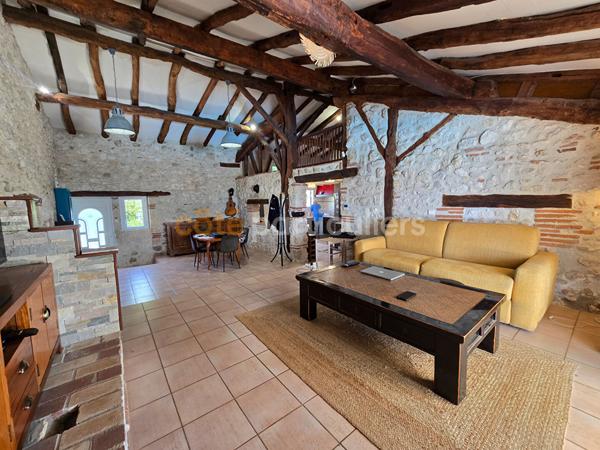 Vente
                Maison156,57 m² - 5 Pièces -
                    AGEN (47000)