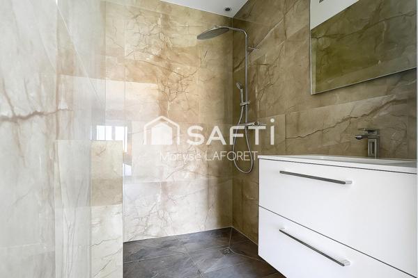 Maison neuve T4 de 105 m² à Fitou sur un terrain de 508 m² avec un grand sous-sol et vue sur l'étang