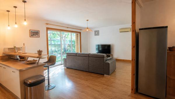 TRES BELLE MAISON T7 DE 192M² ENTIEREMENT RENOVEE DONT T2 INDEPENDANT DE 33 M² AU CALME SUR 900 M² DE TERRAIN