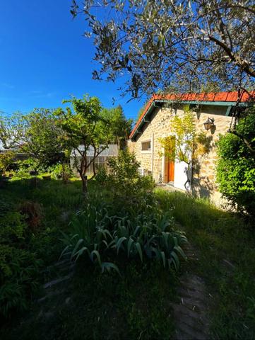 TRES BELLE MAISON T7 DE 192M² ENTIEREMENT RENOVEE DONT T2 INDEPENDANT DE 33 M² AU CALME SUR 900 M² DE TERRAIN
