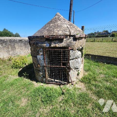  Maison de caractère sur grand terrain à CHERRE- Potentiel exceptionnel