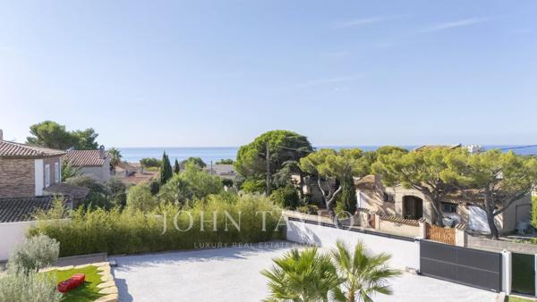 Villa contemporaine avec piscine à débordement et vue mer à Carry-le-Rouet