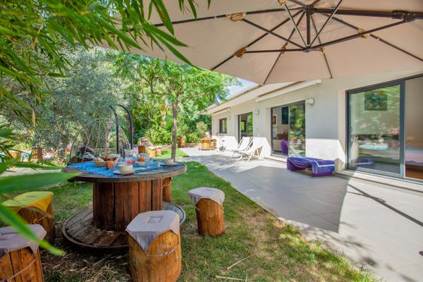 Propriété d'exception avec piscine, T3 indépendant et vaste terrain arboré à Venzolasca