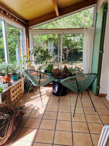 Maison familiale de plain-pied avec jardin, véranda et prestations récentes Détails des diagnostics énergétiques