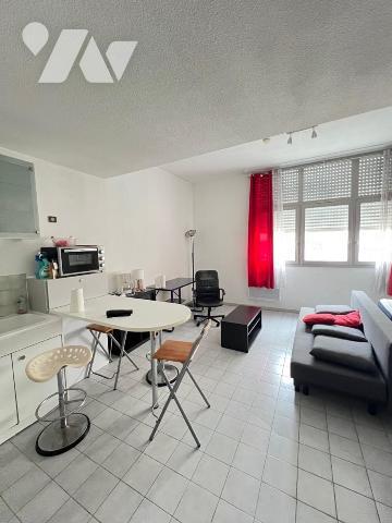 GRENOBLE : Rue Abbe Gregoire