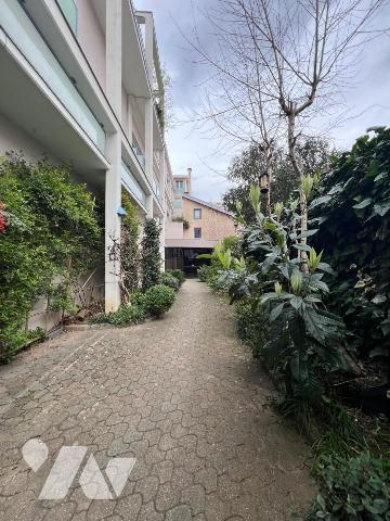 GRENOBLE : Rue Abbe Gregoire