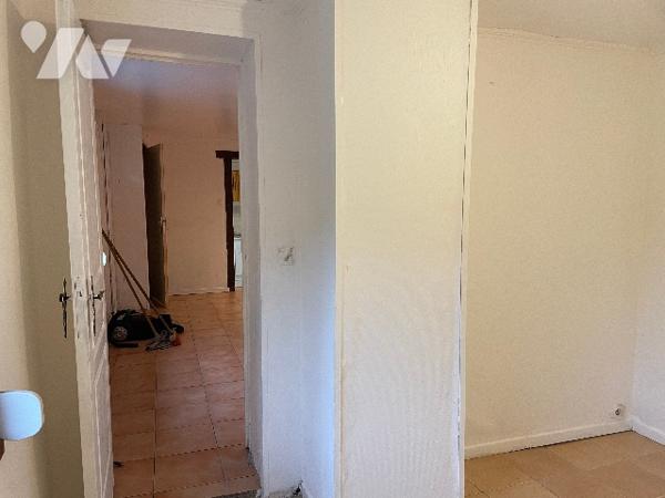 Maison avec cour et garage