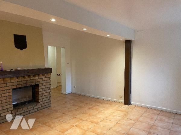 Maison avec cour et garage