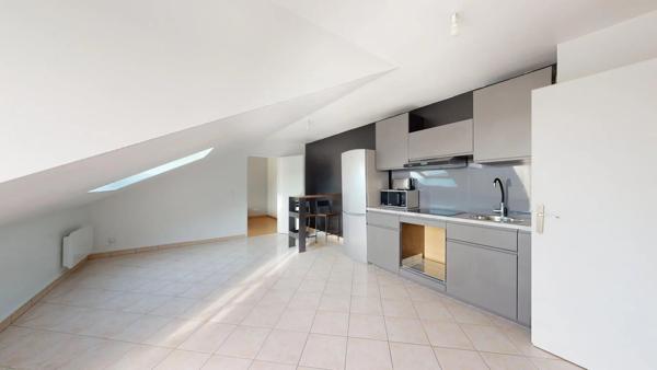 Location                                                      Appartement
                        
                     2 pièces                      35 m2                     à Pontault-Combault