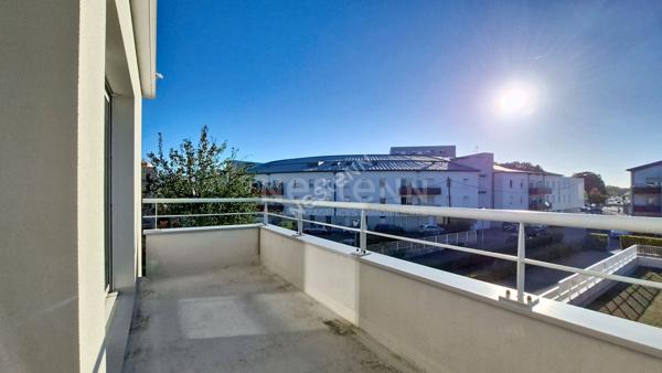 Orvault Haute Vallée / Bout des Pavés : En vente ! T3 refait à neuf au calme dans résidence récente et sécurisée, Garage + parking privé !  Commerces de proximité et C2.