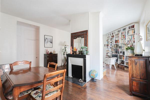 Paris 18e - Rue Lepic - Charme et calme