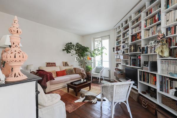 Paris 18e - Rue Lepic - Charme et calme