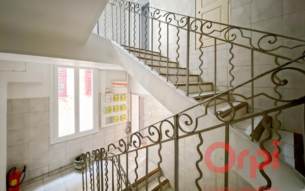 Immeuble à vendre    23 pièces • 482 m2 Draguignan