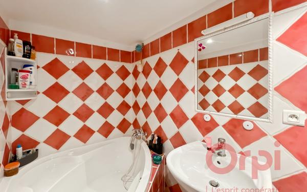 Immeuble à vendre    23 pièces • 482 m2 Draguignan