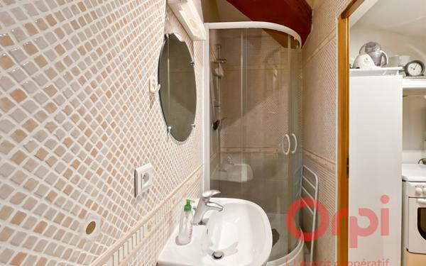 Immeuble à vendre    23 pièces • 482 m2 Draguignan