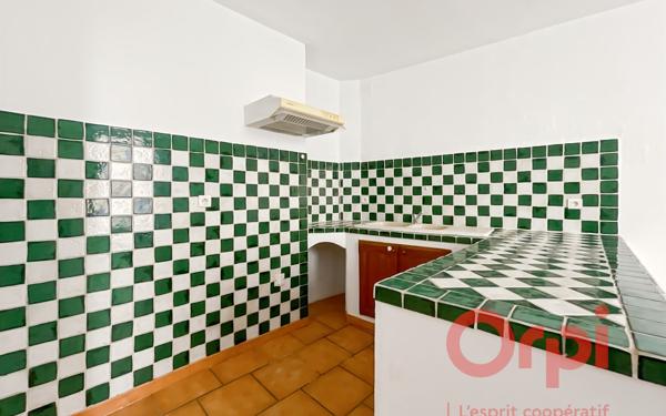 Immeuble à vendre    23 pièces • 482 m2 Draguignan