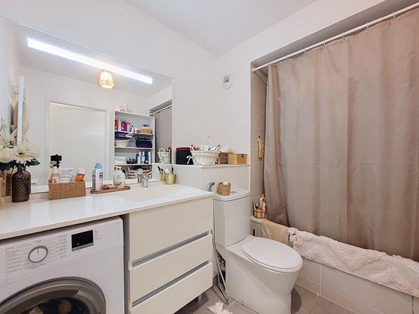 A VENDRE - Quartier Saint Martin du Touch - Appartement T2 de 43m² avec une place de parking et une loggia