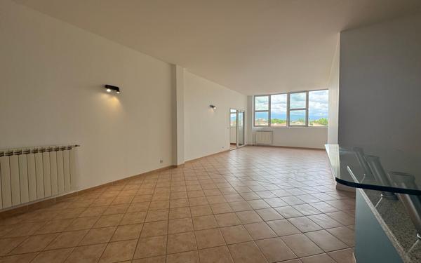 Appartement à vendre    4 pièces •  Carpentras