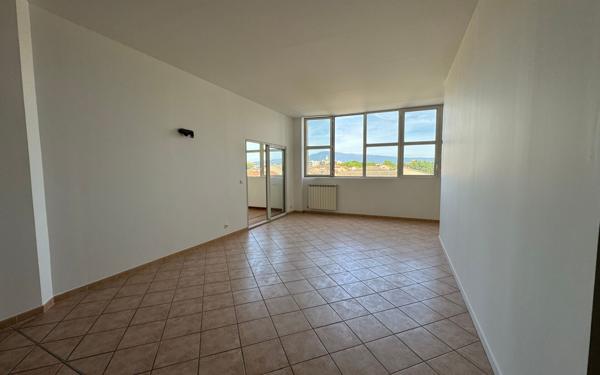 Appartement à vendre    4 pièces •  Carpentras