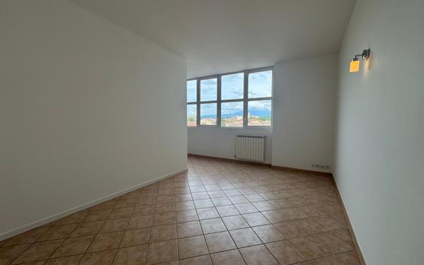 Appartement à vendre    4 pièces •  Carpentras