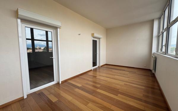 Appartement à vendre    4 pièces •  Carpentras