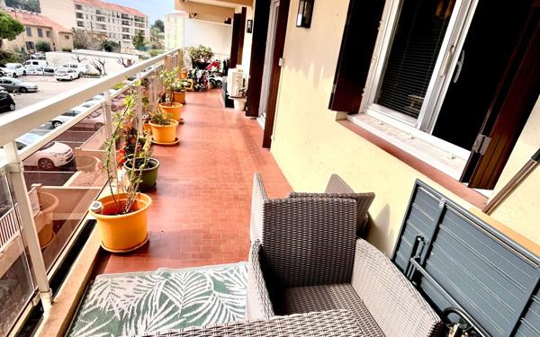 Appartement à vendre    4 pièces • 89 m2 Toulon