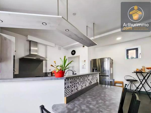 Vente                                                      Maison
                        
                     5 pièces                      166 m2                     à Beaugency