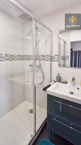 Vente                                                      Maison
                        
                     5 pièces                      166 m2                     à Beaugency