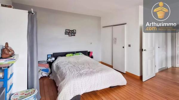 Vente                                                      Maison
                        
                     5 pièces                      166 m2                     à Beaugency