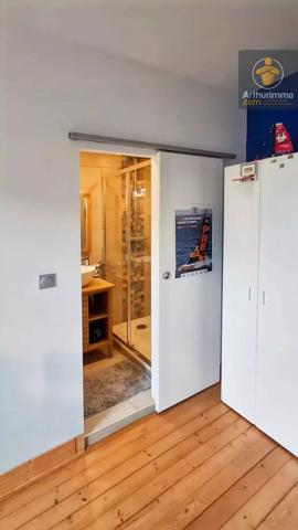 Vente                                                      Maison
                        
                     5 pièces                      166 m2                     à Beaugency
